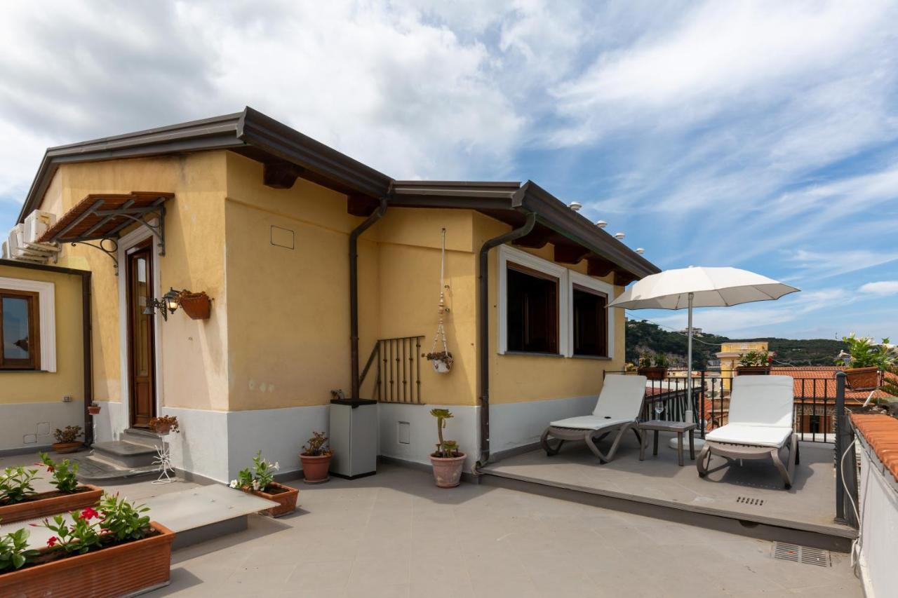 Appartement Rossy House Sorrente Extérieur photo
